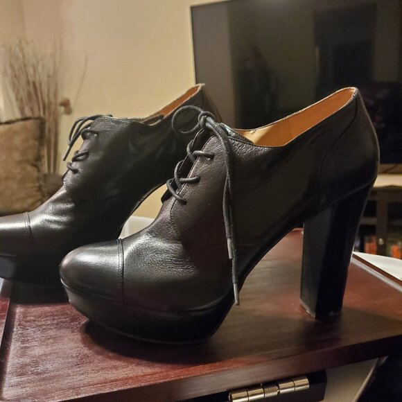 Nine West - Picture 4 of 4